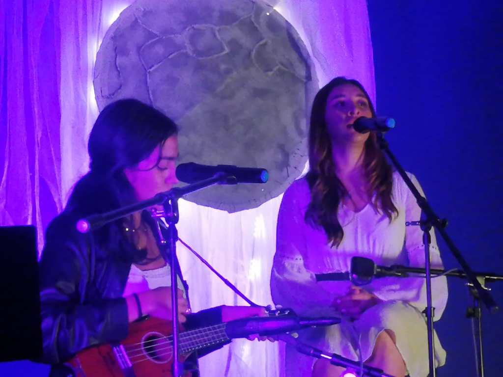 ETER, etéreo espectáculo de música, luces y talento