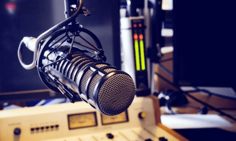 La Radio, el uróboros de los&nbsp;medios